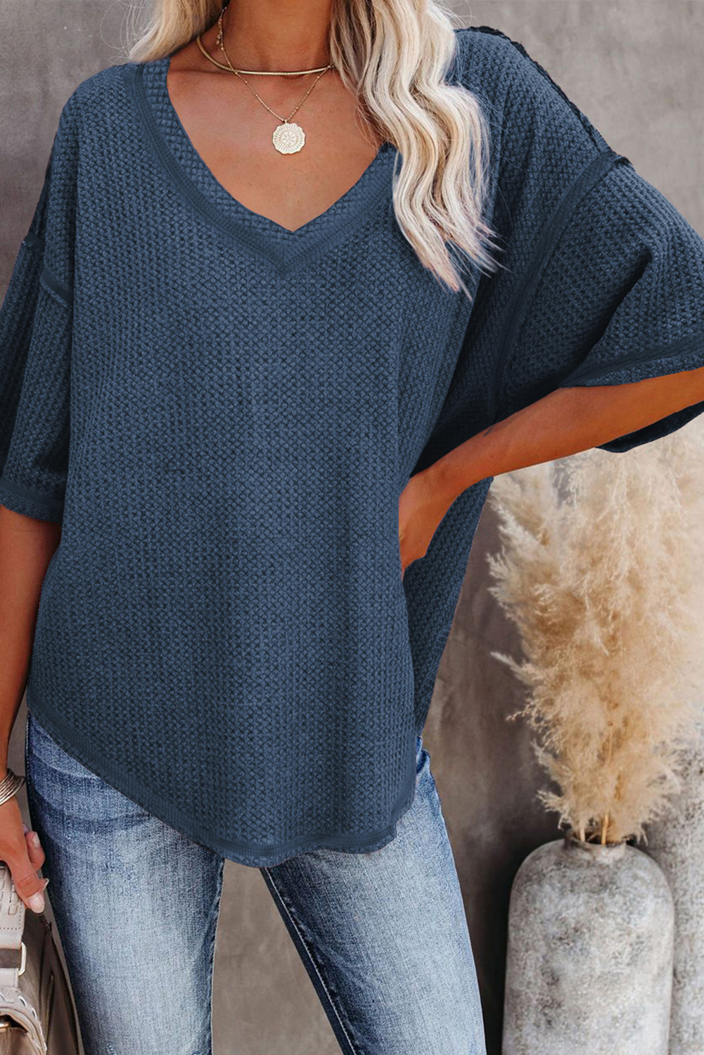 White Exposed Seam Half Sleeve Knitted V Neck Textured Top