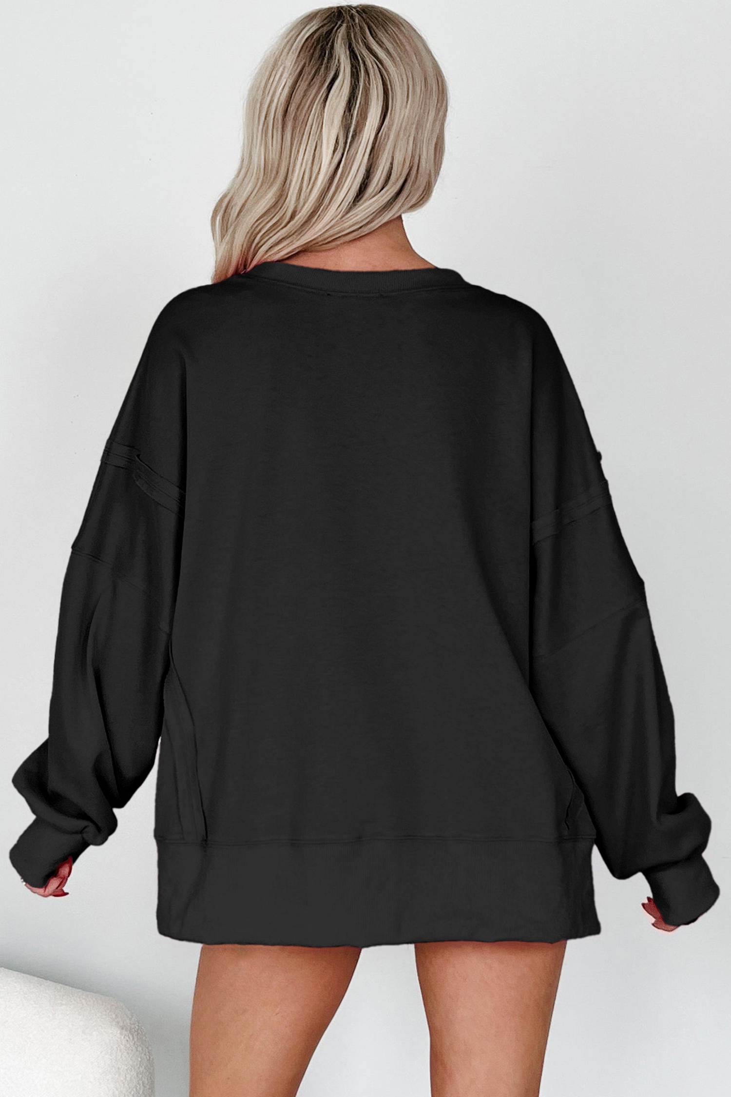 White Bow Sequin XOXO Letter Graphic Exposed Seam Baggy Sweatshirt
